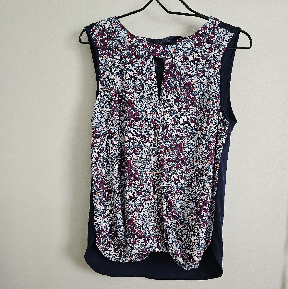 **NWT** 41 Hawthorn Blue Floral Sleeveless Top, Medium